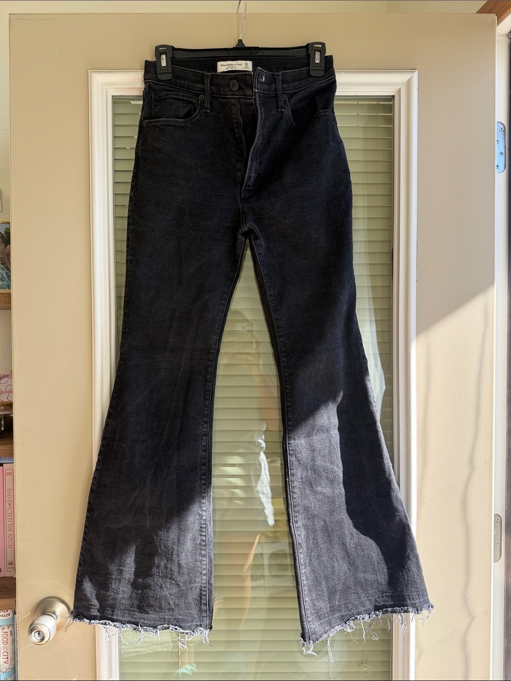 Abercrombie The Ultra High RiseWomen's Black Flare Jeans 6 / 28 short
